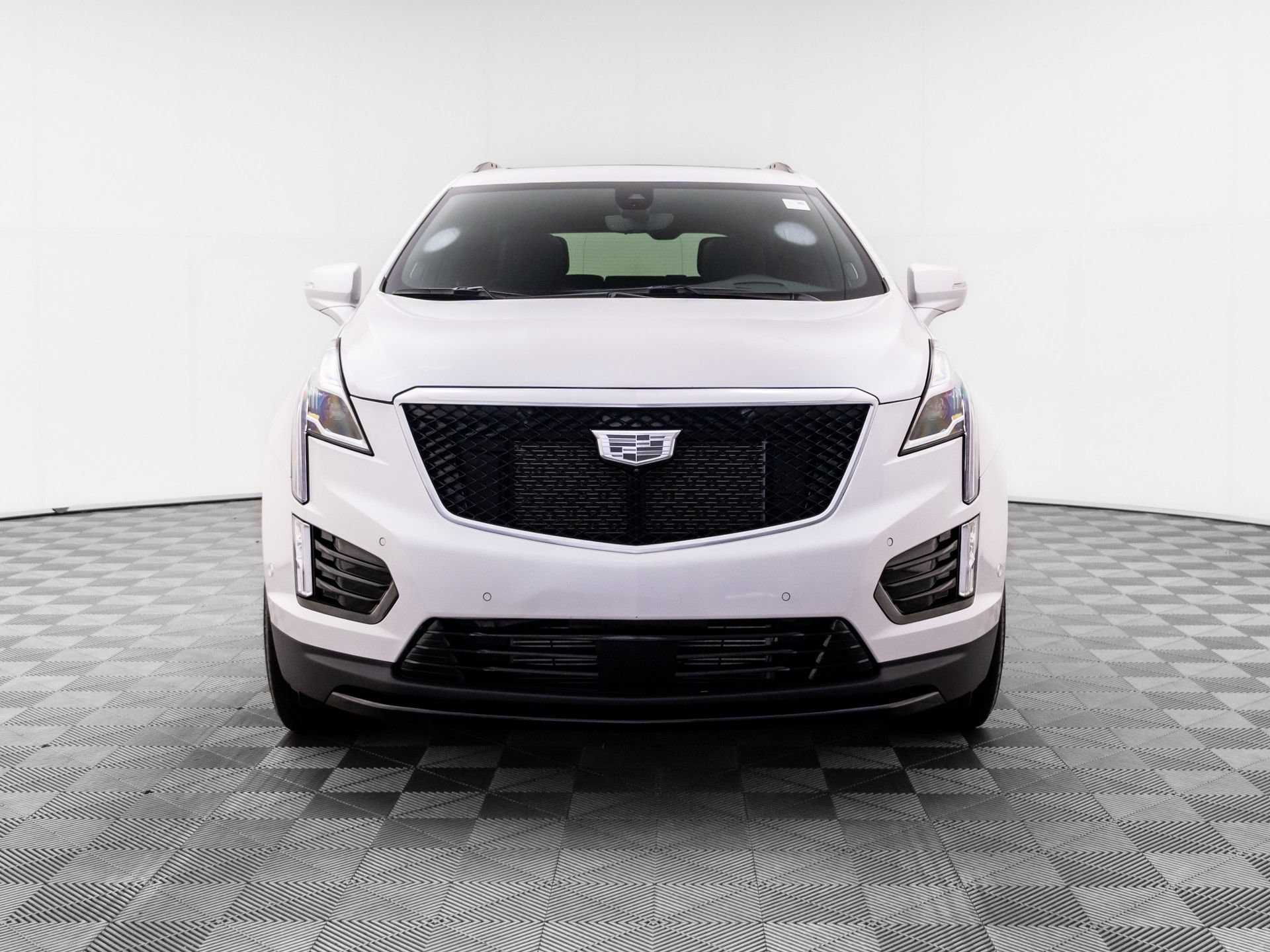 Certified 2026 Cadillac XT5 Sportv w/ LPO, Onyx Lite Package AWD/4WD image 8