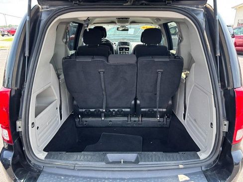Used 2019 Dodge Grand Caravan SE FWD image 6