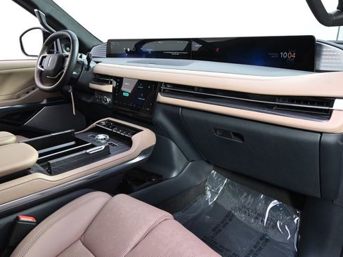New 2026 Lincoln Navigator L Black Label AWD/4WD image 15