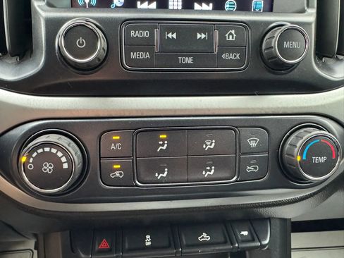 Used 2018 Chevrolet Colorado LT AWD/4WD image 32