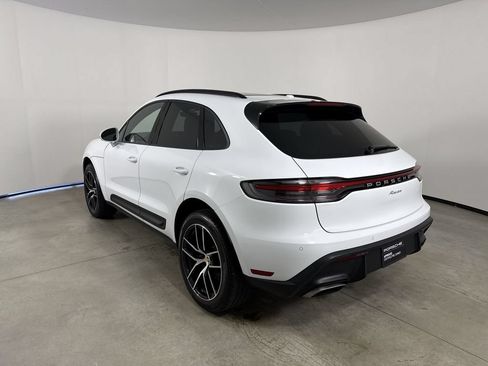 Certified 2024 Porsche Macan AWD/4WD image 3