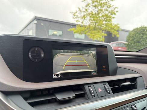 Used 2020 Lexus ES 350 w/ Premium Package FWD image 22