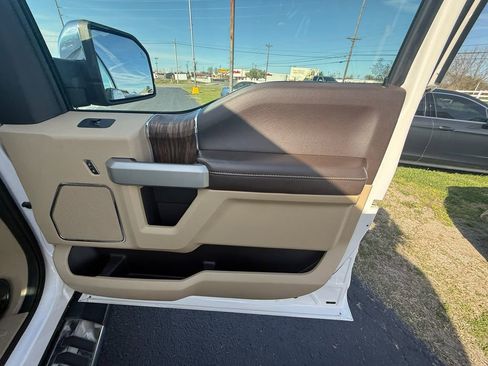 Used 2018 Ford F150 Lariat image 22