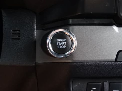 Used 2022 Toyota Tacoma TRD Off-Road w/ Technology Package RWD image 31