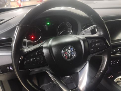 Used 2022 Buick Enclave Essence image 15