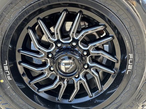 Used 2024 Chevrolet Silverado 2500 LT image 33