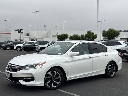 Used 2016 Honda Accord EX-L image 2