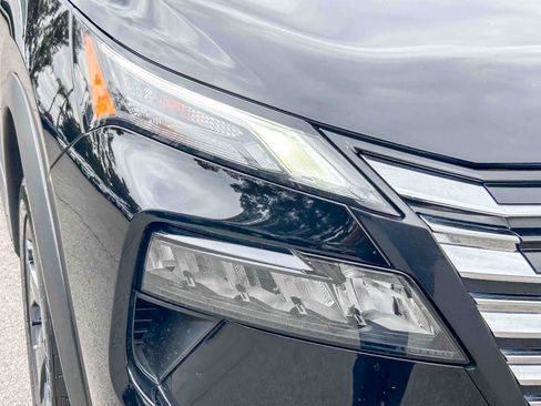 Used 2025 Nissan Rogue SV FWD image 4