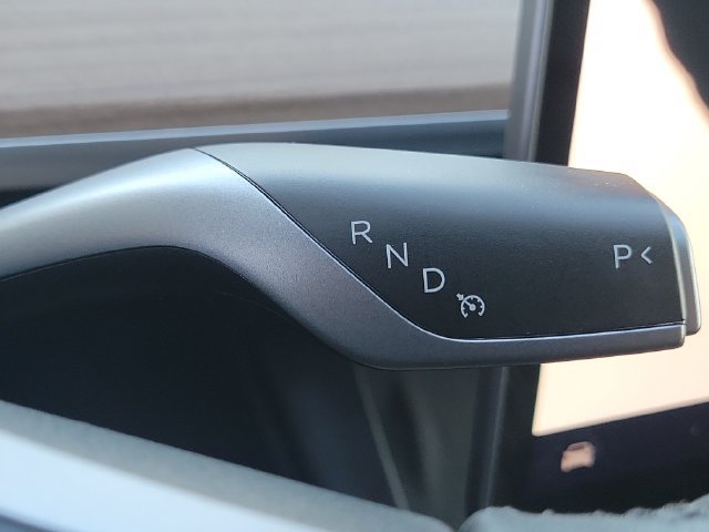 Used 2024 Tesla Model Y Long Range AWD/4WD image 10