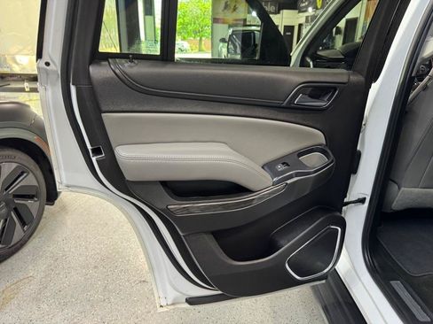 Used 2018 Chevrolet Tahoe LT AWD/4WD image 16