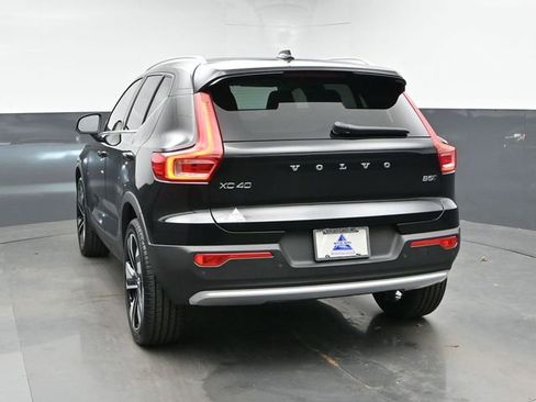 Used 2023 Volvo XC40 B5 Plus w/ Protection Package Premier AWD/4WD image 8