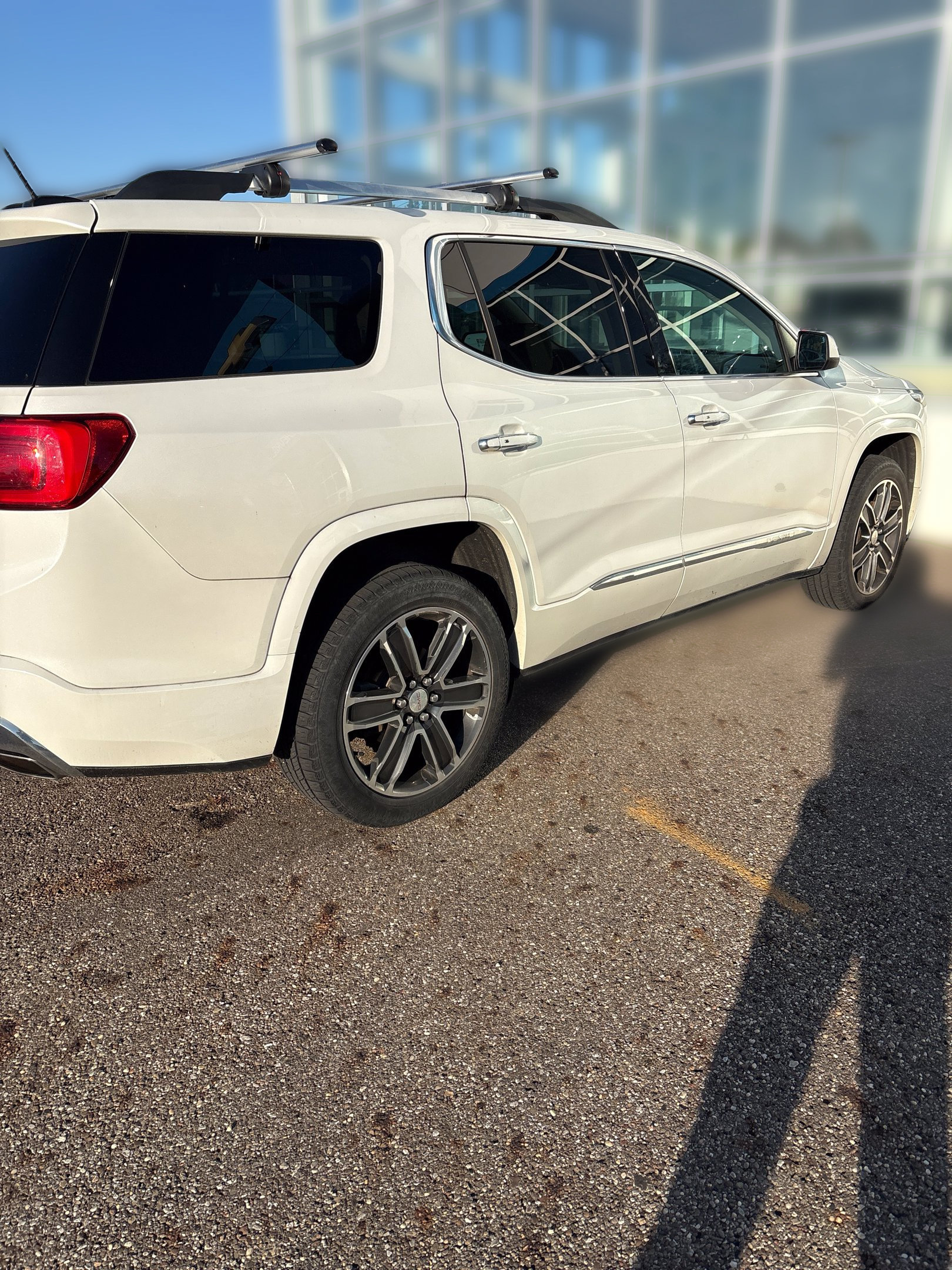 Used 2017 GMC Acadia Denali w/ Technology Package AWD/4WD image 4