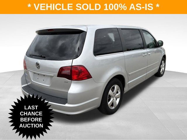 Used 2010 Volkswagen Routan SE FWD image 6