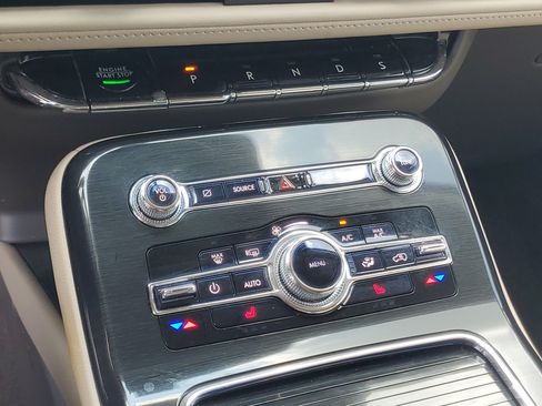 Used 2022 Lincoln Nautilus FWD image 18