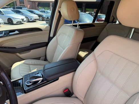 Used 2017 Mercedes-Benz GLS 450 4MATIC image 25