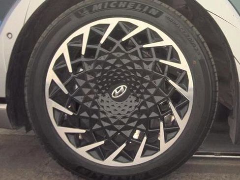 Used 2024 Hyundai Ioniq 5 Limited image 9