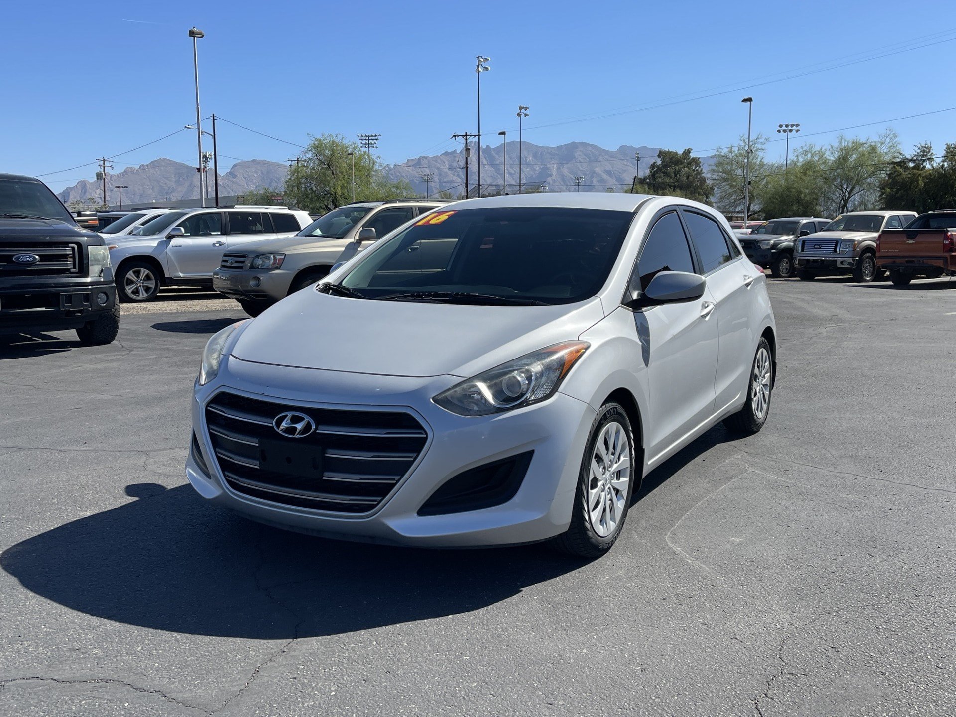 Used 2016 Hyundai Elantra GT FWD image 1