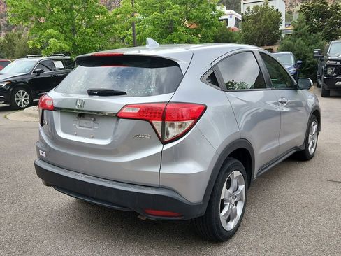Used 2020 Honda HR-V LX image 3
