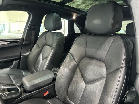 Used 2021 Porsche Macan AWD/4WD image 44