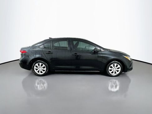Used 2022 Toyota Corolla LE image 4