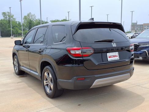 Used 2025 Honda Pilot EX-L image 2