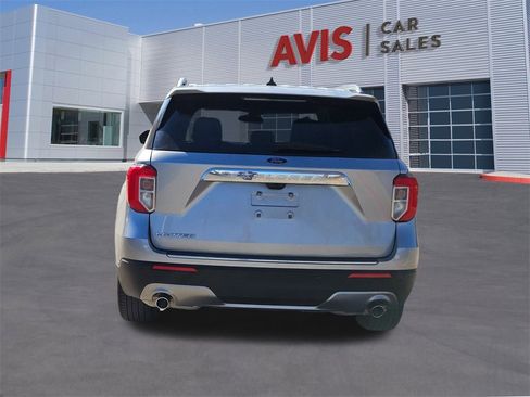 Used 2023 Ford Explorer Limited image 5