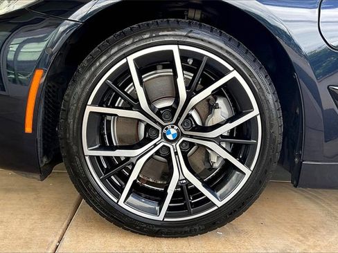 Used 2021 BMW 530e w/ M Sport Package image 9