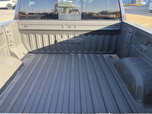 Used 2024 GMC Sierra 1500 AT4 w/ Technology Package image 10