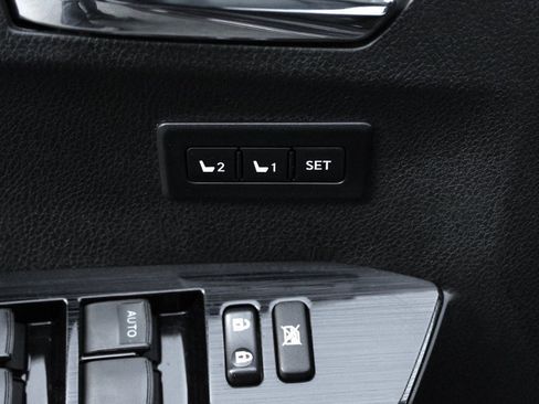 Used 2017 Toyota RAV4 Limited image 42