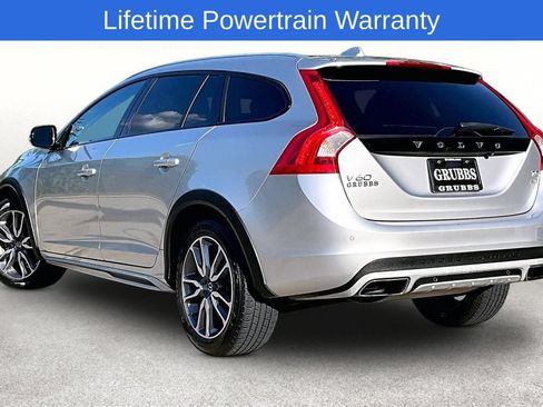 Used 2018 Volvo V60 T5 Cross Country AWD/4WD image 14