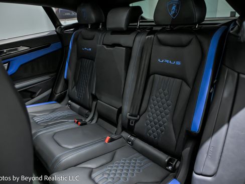 Used 2023 Lamborghini Urus S image 23