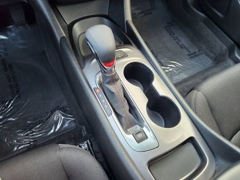 Used 2025 Chevrolet Malibu RS FWD image 24