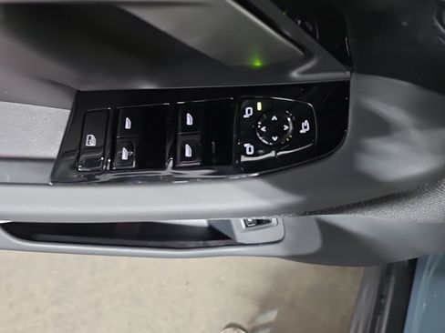 New 2026 BMW 530i w/ Premium Package image 29