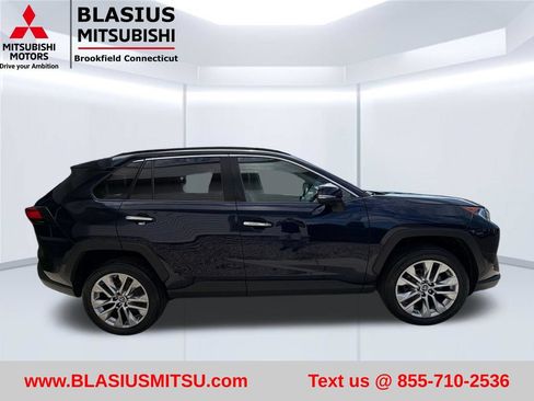 Used 2023 Toyota RAV4 XLE AWD/4WD image 7