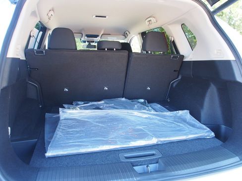 Used 2026 Nissan Rogue SV FWD image 14