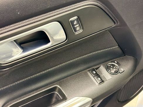 Used 2018 Ford Mustang GT RWD image 18