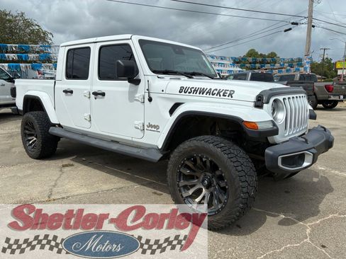Used 2020 Jeep Gladiator Overland AWD/4WD image 1