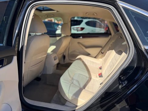 Used 2012 Volkswagen Passat 2.5 SEL Premium image 23