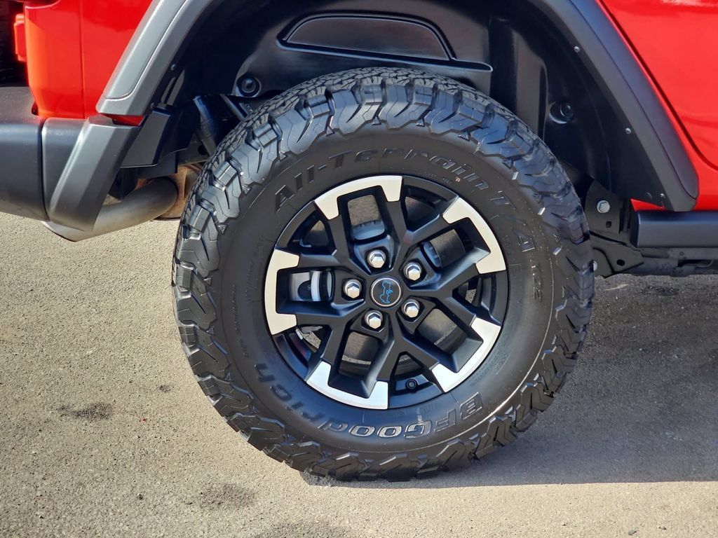 Used 2025 Jeep Wrangler Unlimited Rubicon 4xe w/ Safety Group AWD/4WD image 37