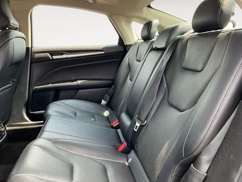 Used 2019 Ford Fusion Titanium FWD image 17