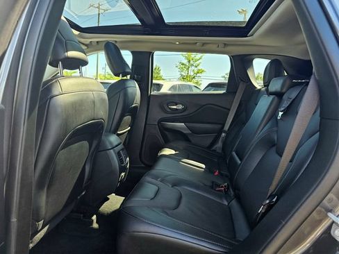 Used 2022 Jeep Cherokee Limited AWD/4WD image 21