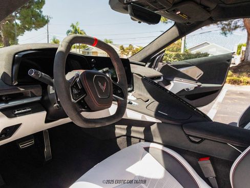 Used 2023 Chevrolet Corvette Stingray Premium Cpe w/ Z51 Performance Package image 36