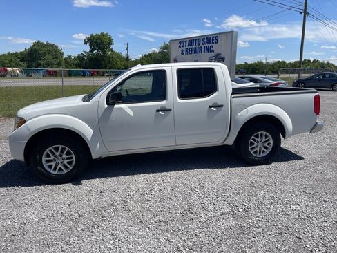 Used 2016 Nissan Frontier SV w/ SV Value Truck Package RWD image 3