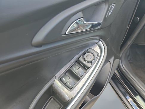 Used 2018 Chevrolet Malibu Hybrid w/ Leather Package FWD image 24