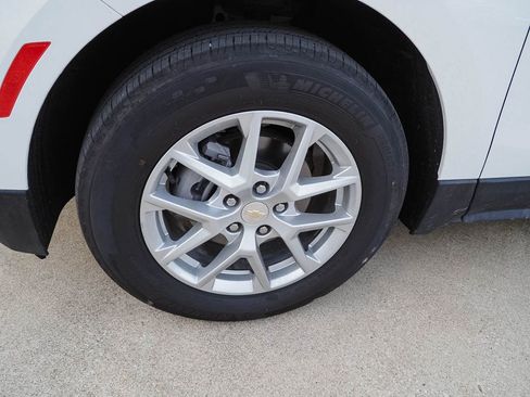 Used 2024 Chevrolet Equinox LT FWD image 33