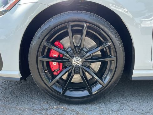 Used 2021 Volkswagen GTI SE FWD image 15