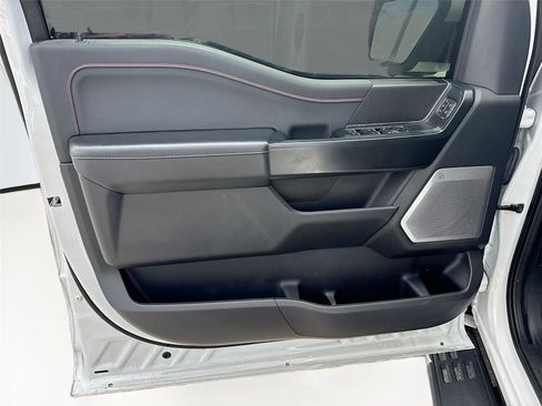 Used 2018 Ford F150 XLT image 9