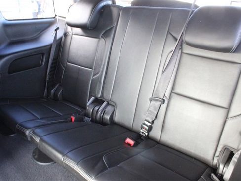 Used 2020 GMC Yukon Denali w/ Denali Premium Package image 13