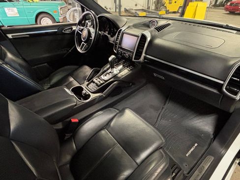 Used 2016 Porsche Cayenne GTS AWD/4WD image 27