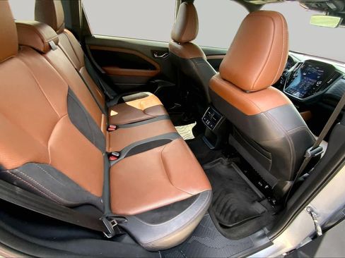 Used 2025 Subaru Forester Touring AWD/4WD image 19